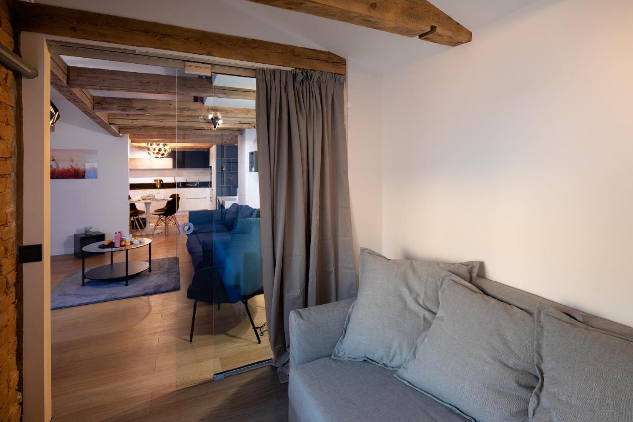 Merkela Loft Apartment Beside Vermanes Park Рига Экстерьер фото