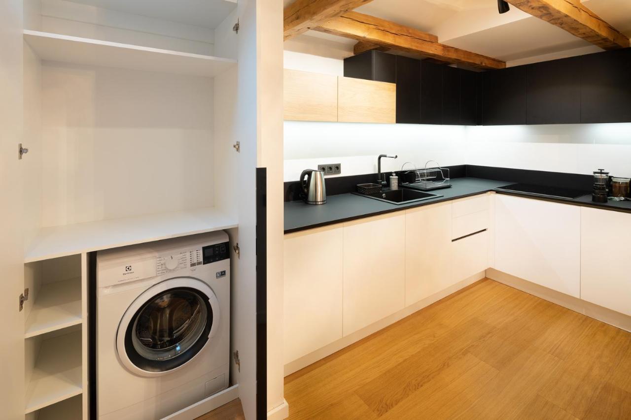 Merkela Loft Apartment Beside Vermanes Park Рига Экстерьер фото