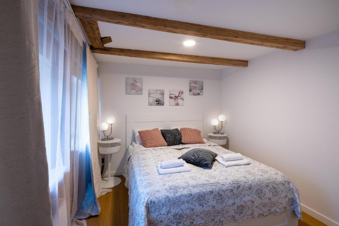 Merkela Loft Apartment Beside Vermanes Park Рига Экстерьер фото