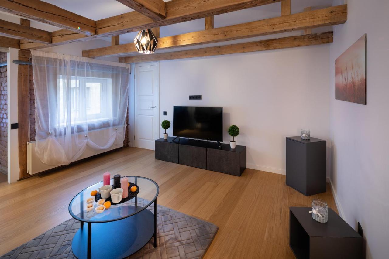 Merkela Loft Apartment Beside Vermanes Park Рига Экстерьер фото