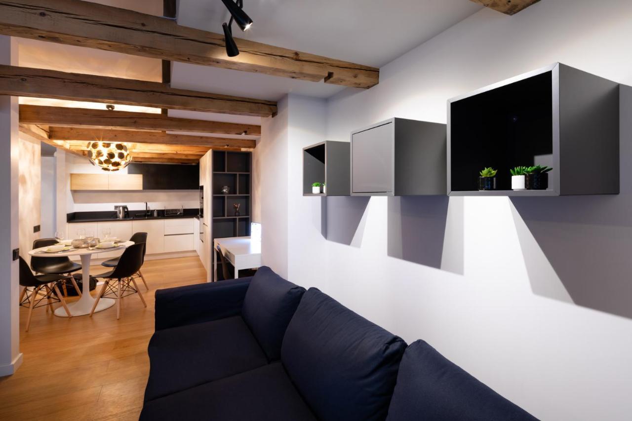 Merkela Loft Apartment Beside Vermanes Park Рига Экстерьер фото