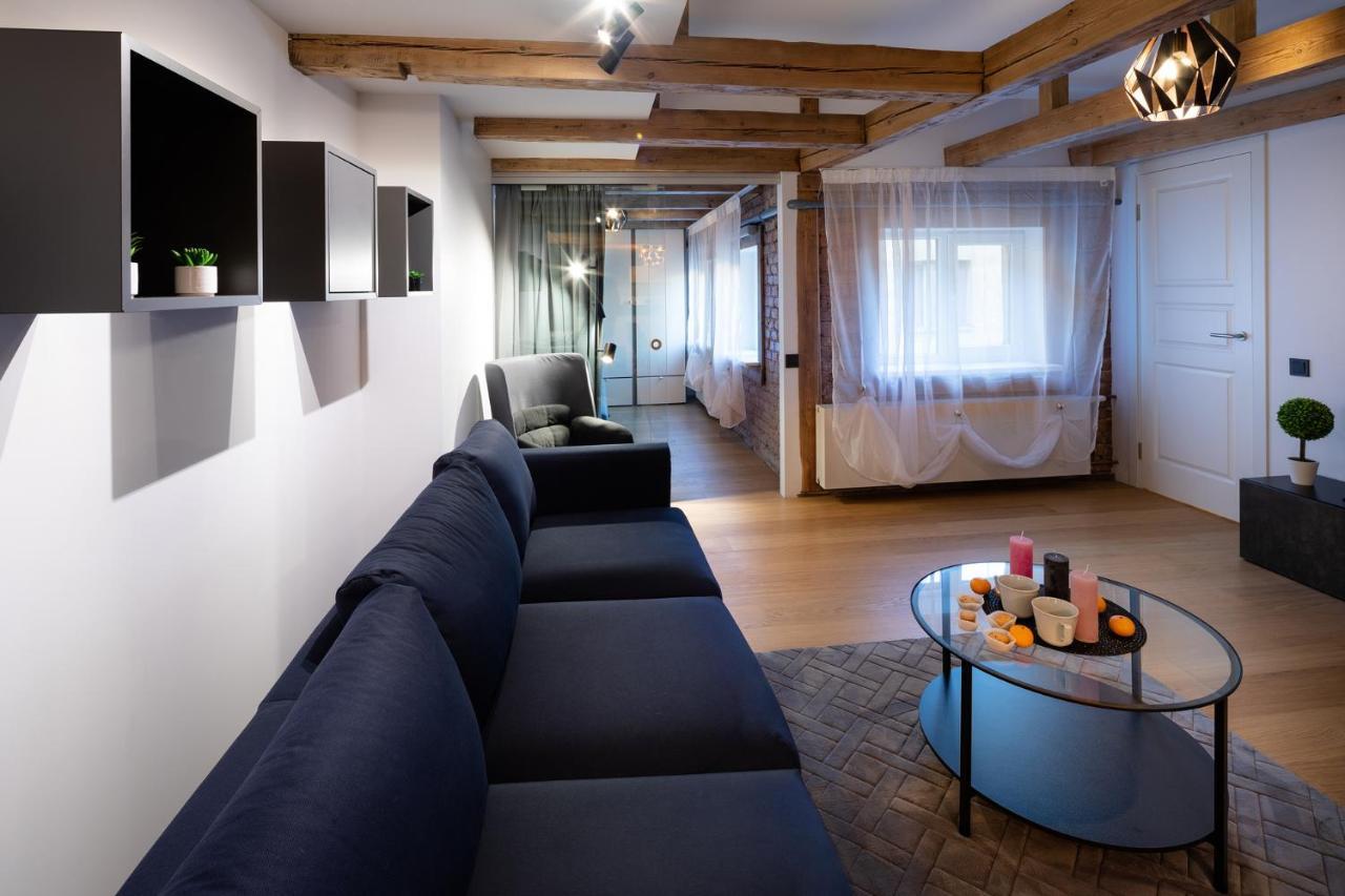 Merkela Loft Apartment Beside Vermanes Park Рига Экстерьер фото